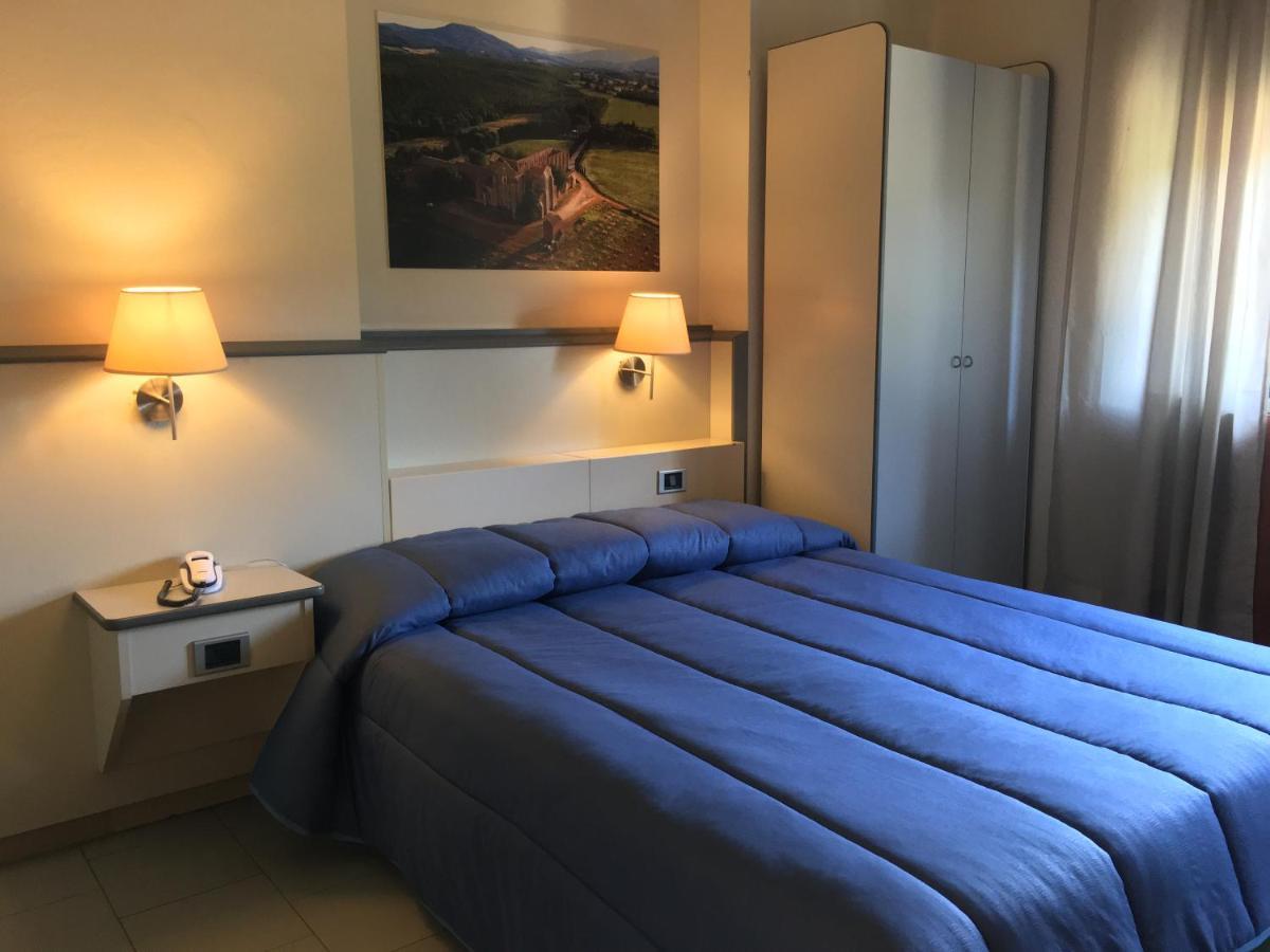 Hotel Ai Tufi Сиена Екстериор снимка