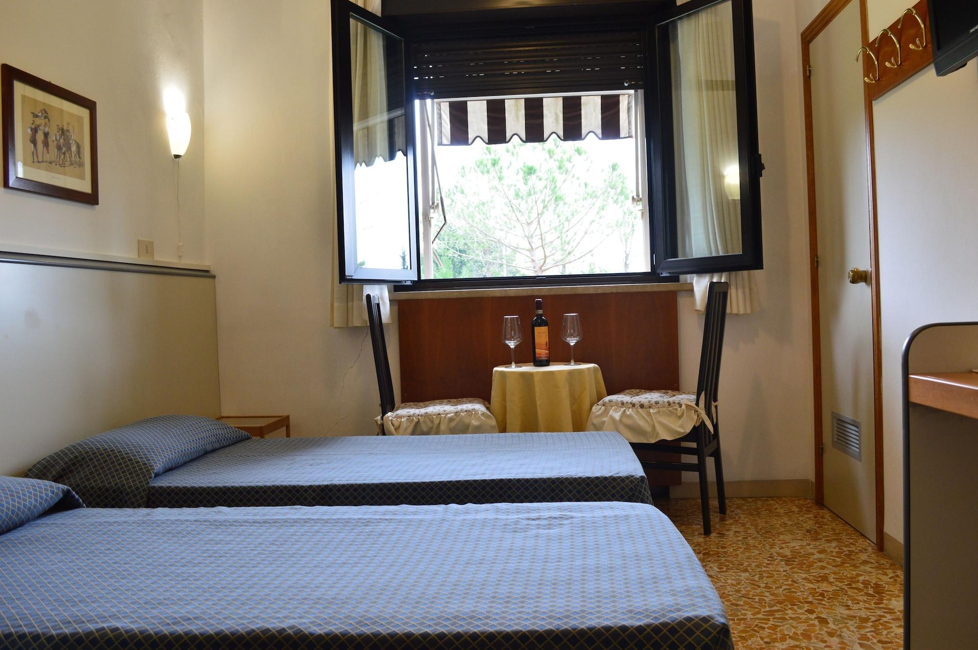 Hotel Ai Tufi Сиена Екстериор снимка