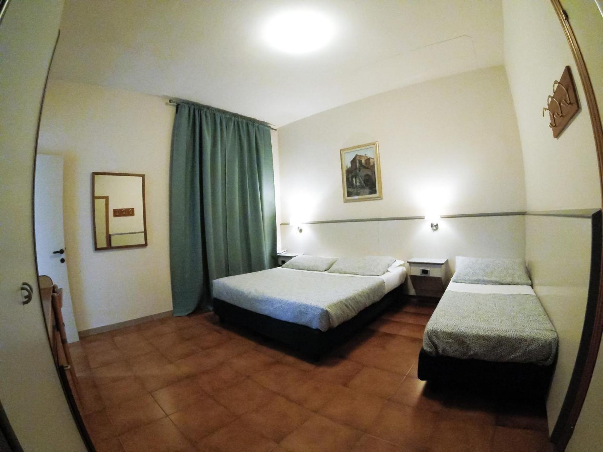 Hotel Ai Tufi Сиена Екстериор снимка
