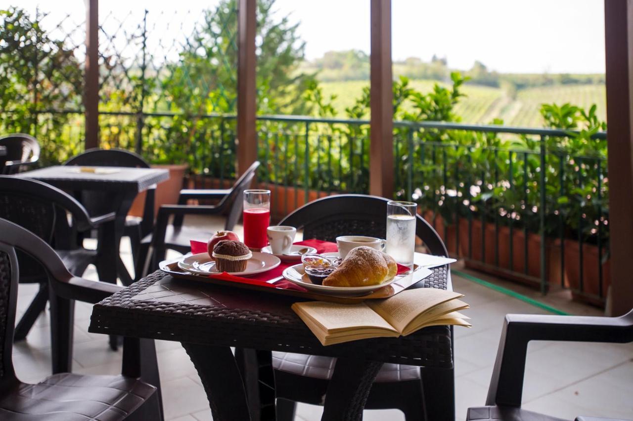 Hotel Ai Tufi Сиена Екстериор снимка