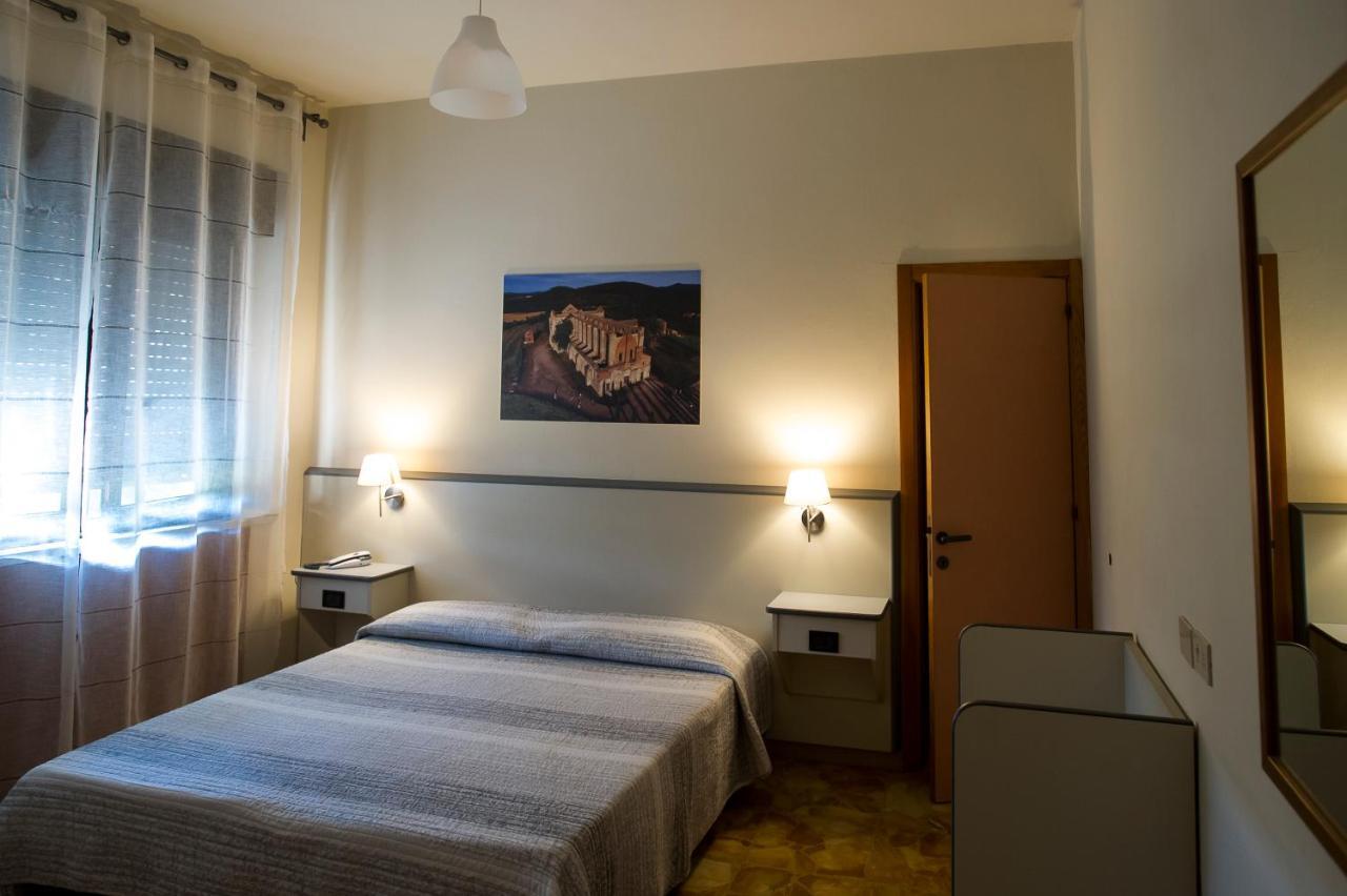 Hotel Ai Tufi Сиена Екстериор снимка